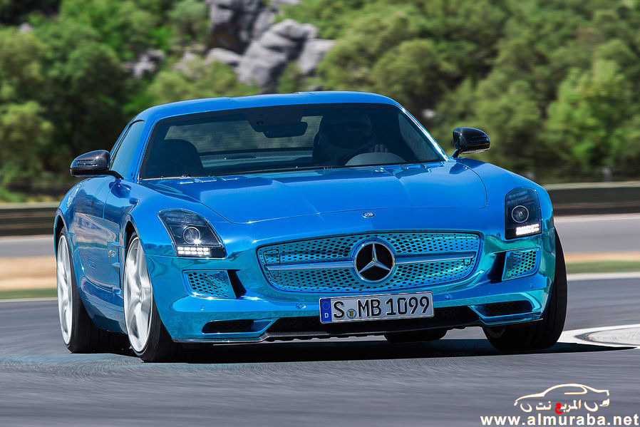 مرسيدس بنز اس ال اس الكوبيه الزرقاء سعرها يقترب من نصف مليون دولار Mercedes-Benz SLS AMG 3